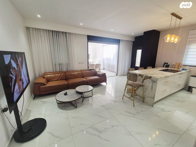 ארלוזורוב 103