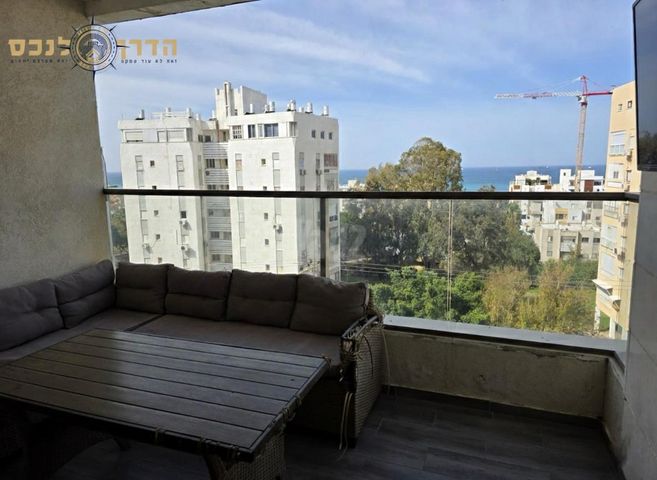 רובע ד'