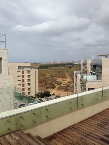טריפלקס למכירה בתל אביב יפו (תיווך) — 3