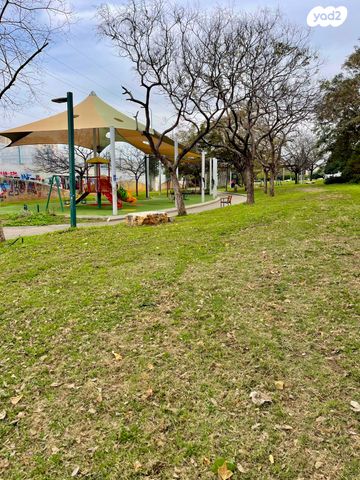 אליהו נחייסי