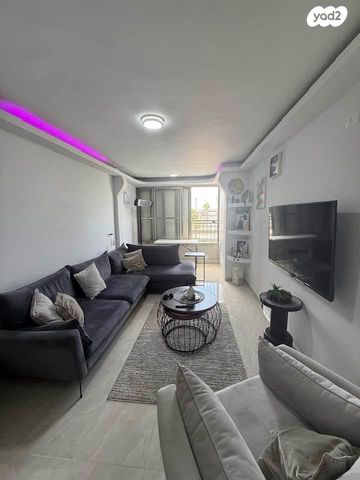 דרך הארבעה 49