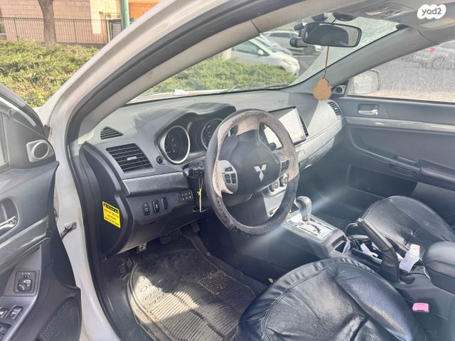 מודעת רכב מיצובישי לנסר