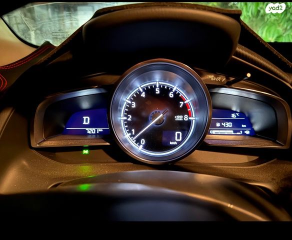 מודעת רכב מאזדה 2