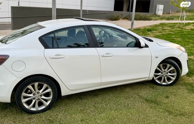 מודעת רכב מאזדה 3