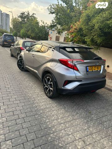 מודעת רכב טויוטה C-HR