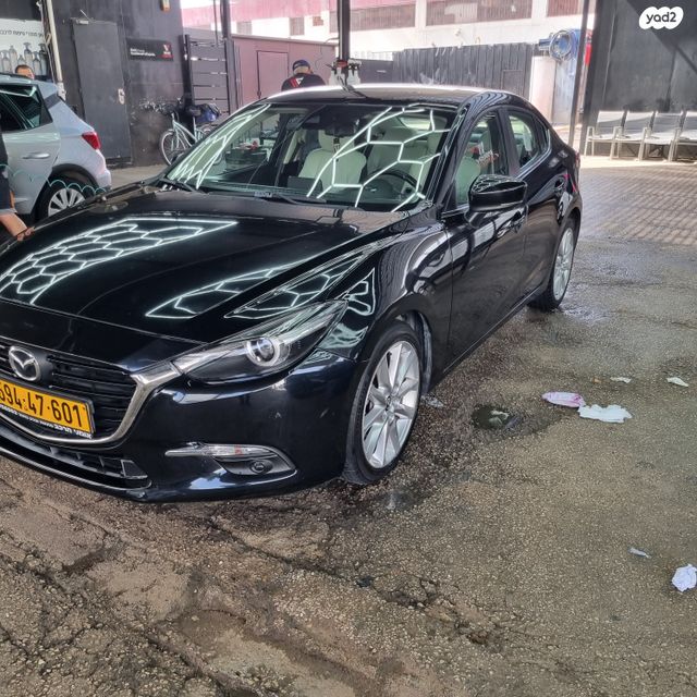 מודעת רכב מאזדה 3