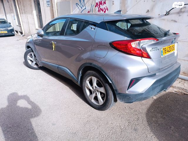 מודעת רכב טויוטה C-HR