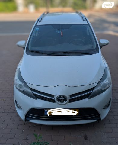 מודעת רכב טויוטה ורסו