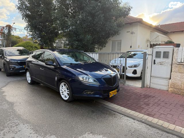 מודעת רכב לנצ'יה דלתא