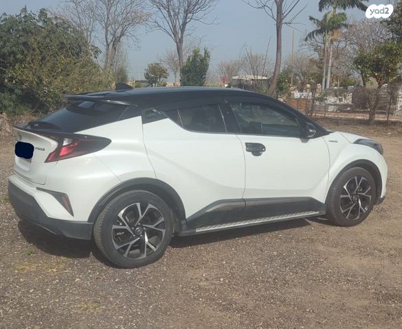 מודעת רכב טויוטה C-HR