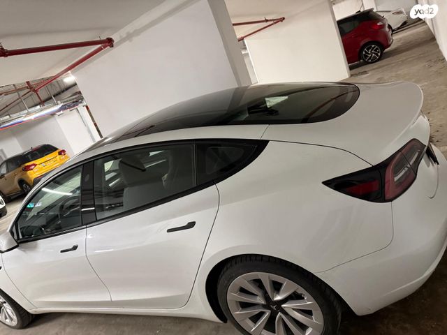 מודעת רכב טסלה מודל 3