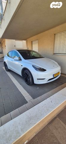 מודעת רכב טסלה מודל Y