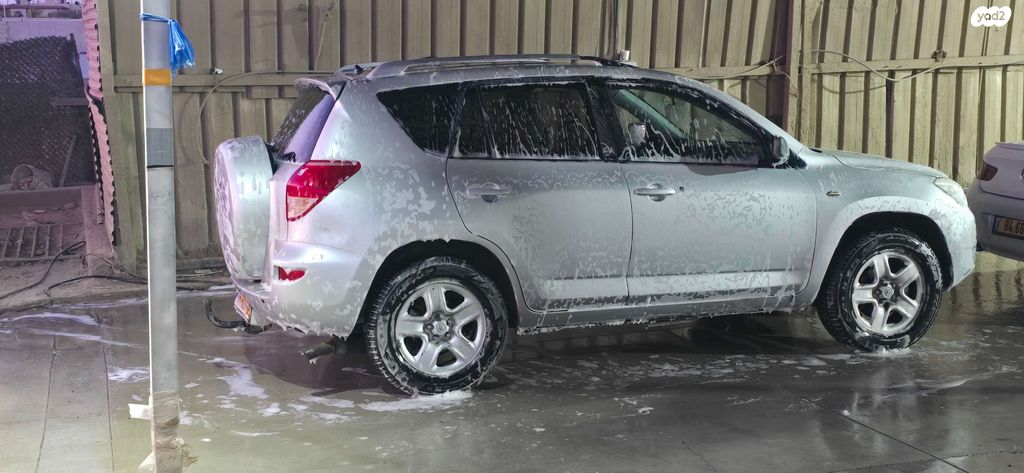 מודעת רכב טויוטה RAV4