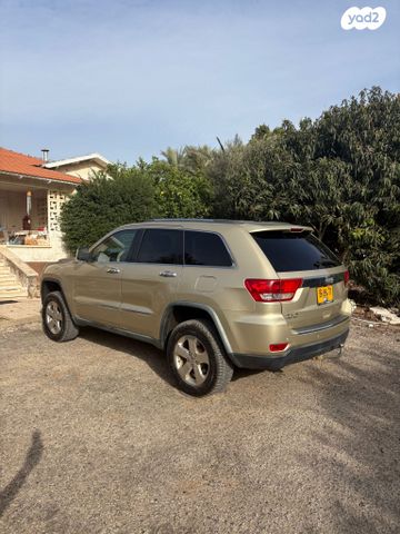 מודעת רכב ג'יפ גרנד צ'ירוקי
