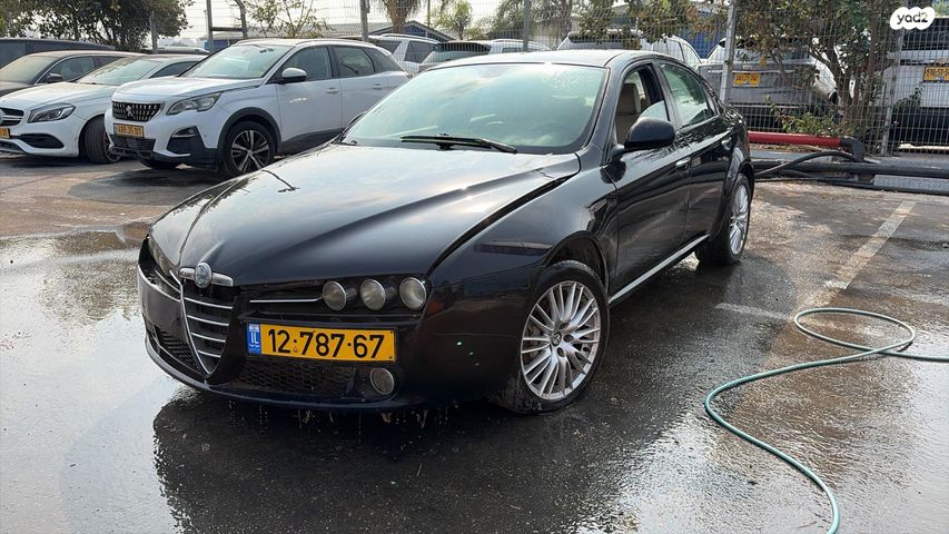 מודעת רכב אלפא רומיאו 159