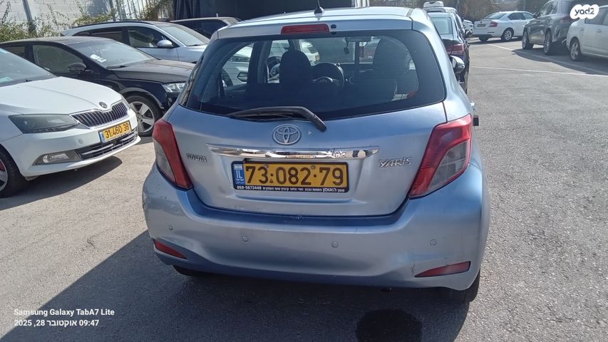 מודעת רכב טויוטה יאריס 2
