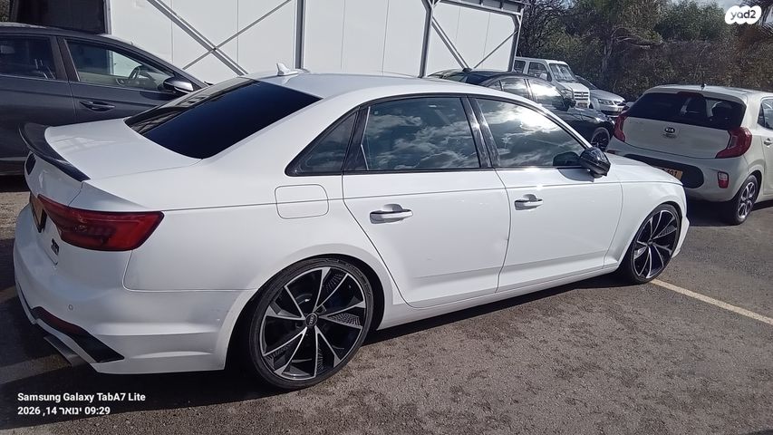 מודעת רכב אאודי A4 2