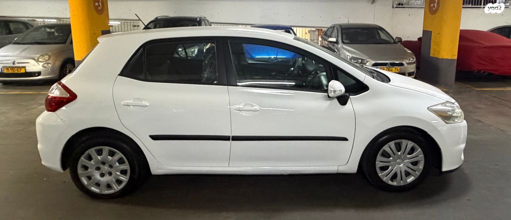 מודעת רכב טויוטה אוריס 2