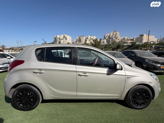 מודעת רכב יונדאי i20