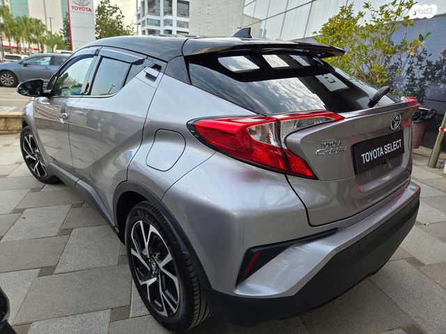 מודעת רכב טויוטה C-HR 2