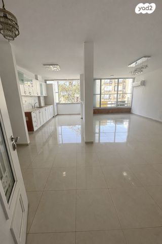 פתח תקווה 40