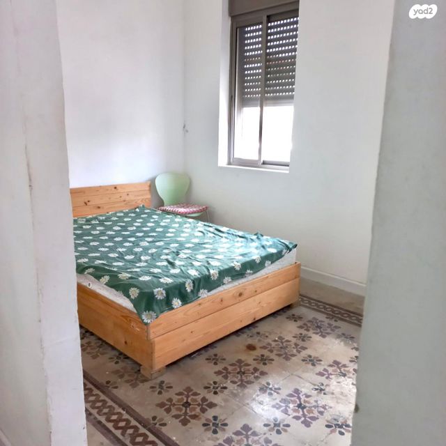 קיבוץ גלויות 106