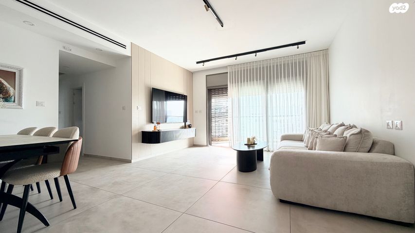 דליה רביקוביץ 12