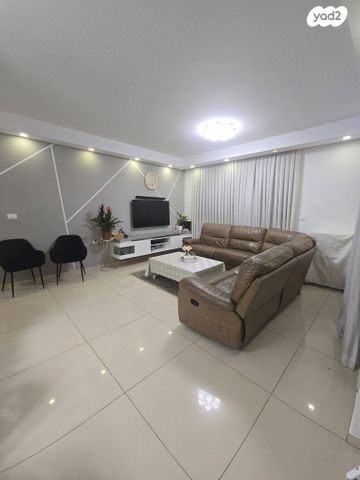 ישראל פולי פוליאקוב 8