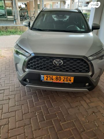 מודעת רכב טויוטה קורולה קרוס