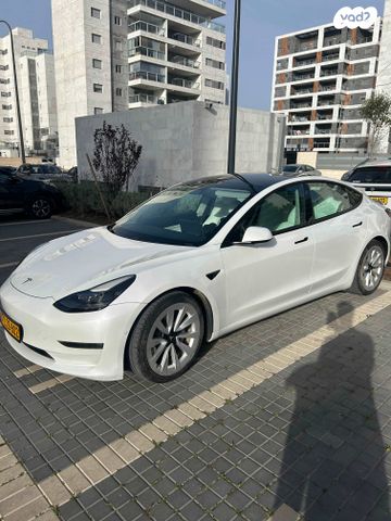 מודעת רכב טסלה מודל 3