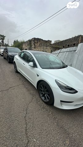מודעת רכב טסלה מודל 3