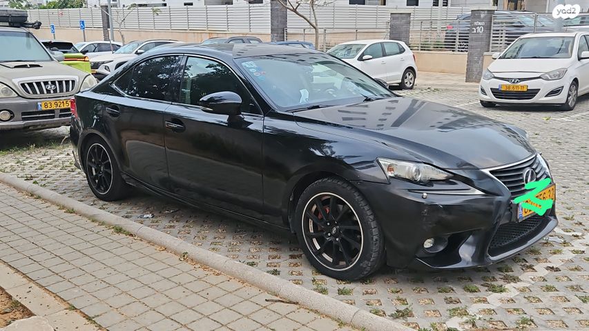 מודעת רכב לקסוס IS