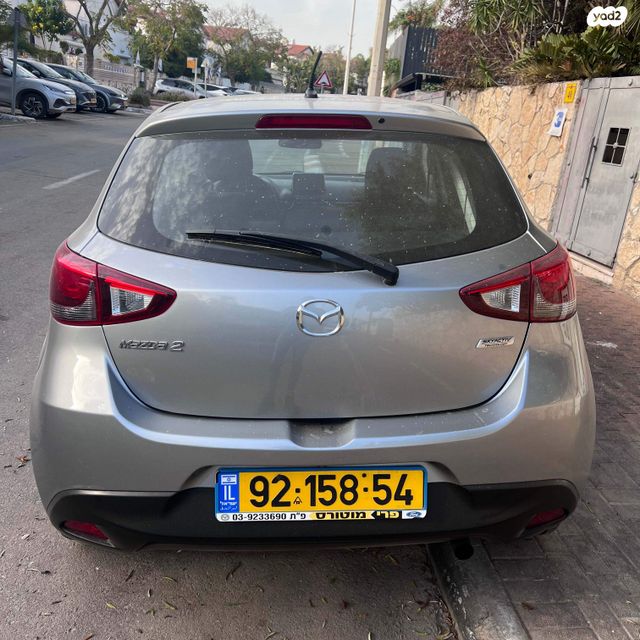 מודעת רכב מאזדה 2