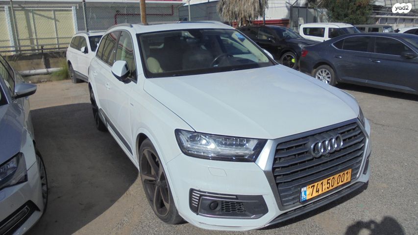 מודעת רכב אאודי Q7