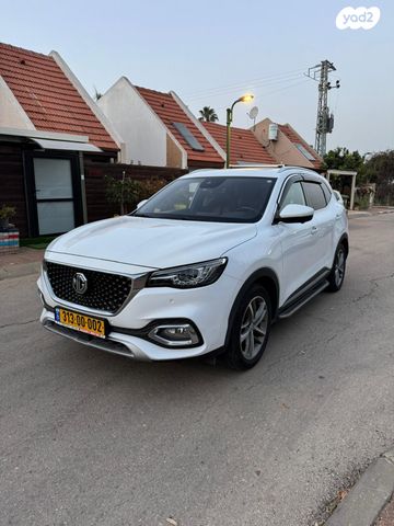 מודעת רכב אם ג'י EHS PHEV