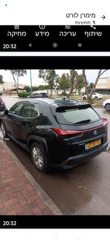 מודעת רכב לקסוס UX