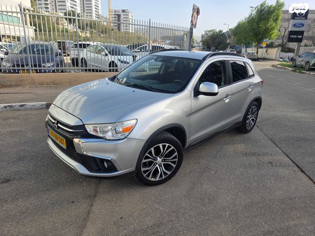 מודעת רכב מיצובישי ASX