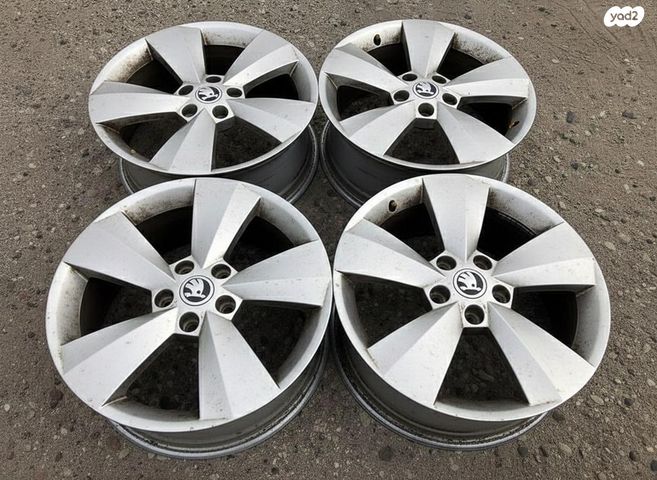 feedItemObj.data.row_1