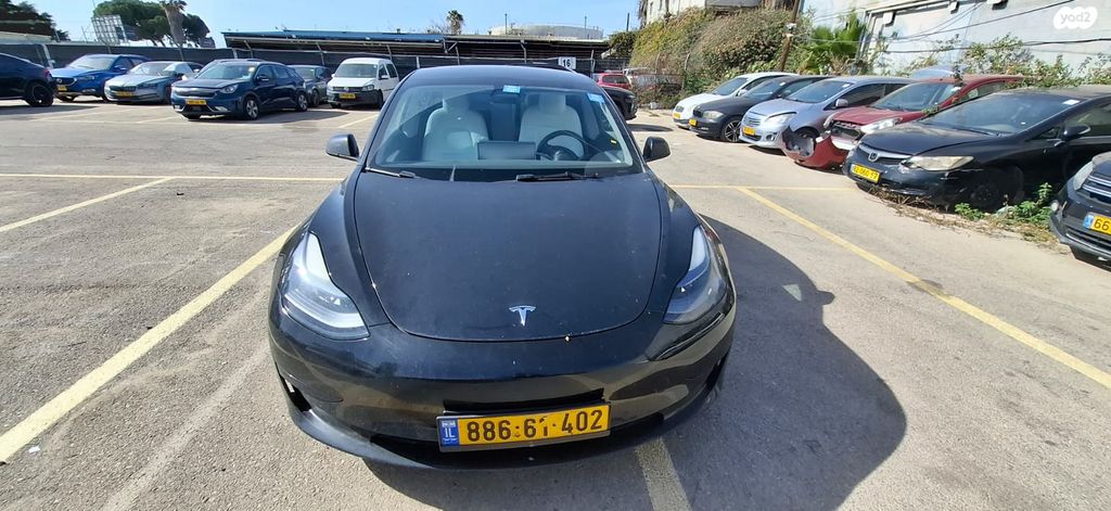 מודעת רכב טסלה מודל 3