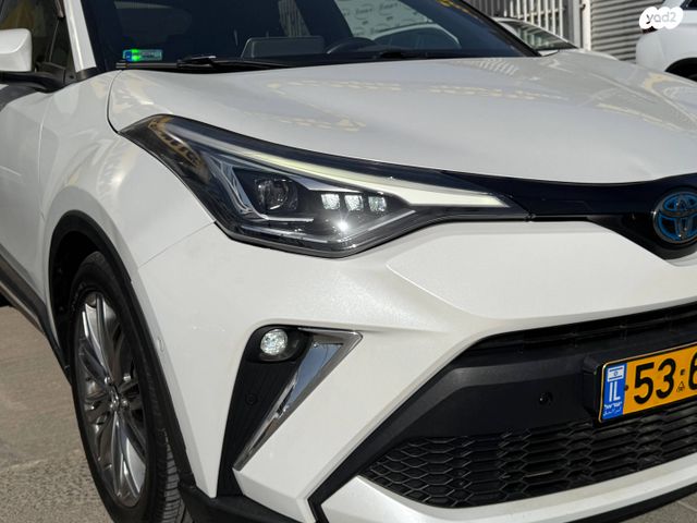 מודעת רכב טויוטה C-HR