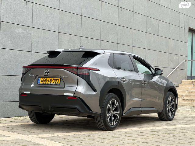 מודעת רכב טויוטה bZ4X