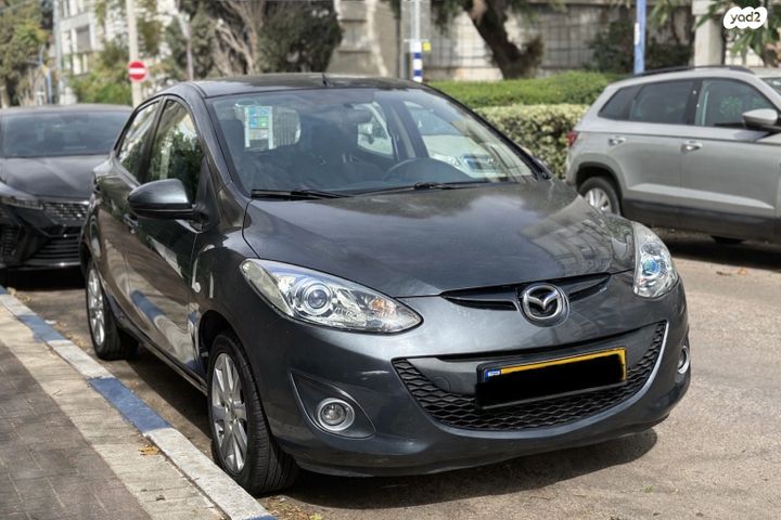 מודעת רכב מאזדה 2