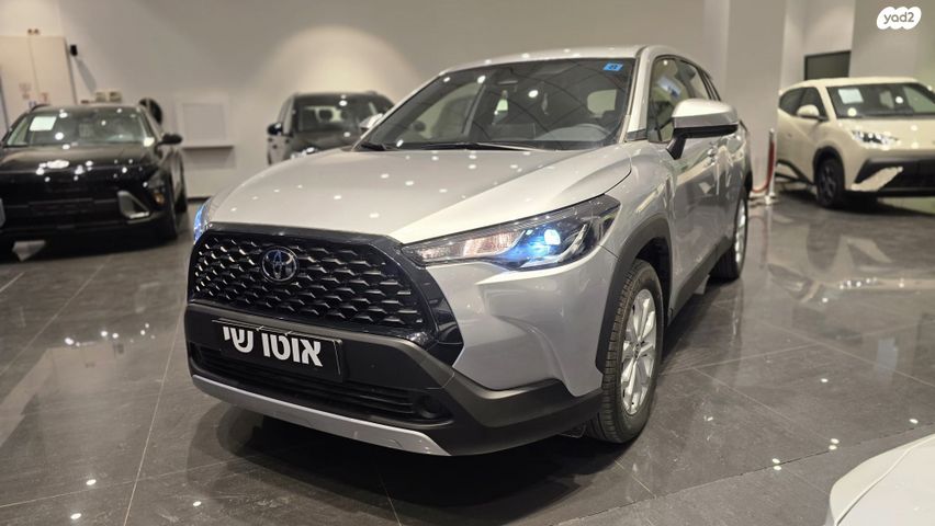 מודעת רכב טויוטה קורולה קרוס