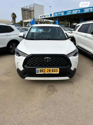 מודעת רכב טויוטה קורולה קרוס
