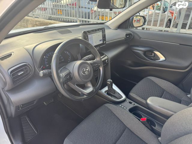 מודעת רכב טויוטה יאריס קרוס 1