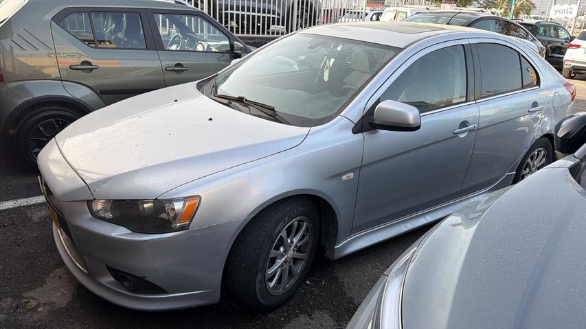 מודעת רכב מיצובישי לנסר