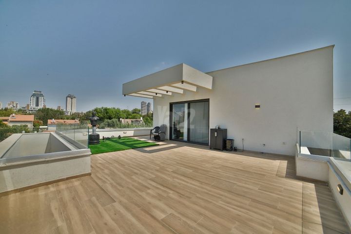 Ramat Gan, Israel 12