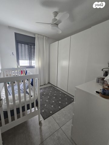 שולמית אלוני 