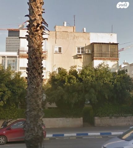 מונטיפיורי, הרכבת