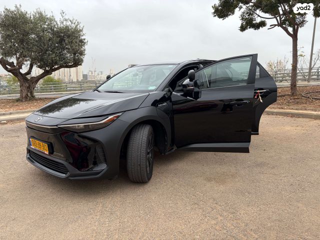 מודעת רכב טויוטה bZ4X